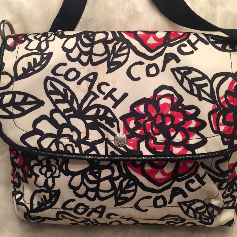 LARGE COACH Kyra Messenger Bag